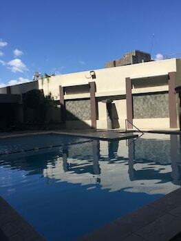 Hotel Circle Inn - Iloilo City Center