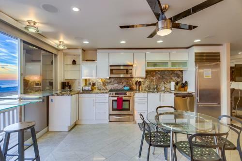 2 Levels Of Ocean Front, Ac, Exclusive Balcony