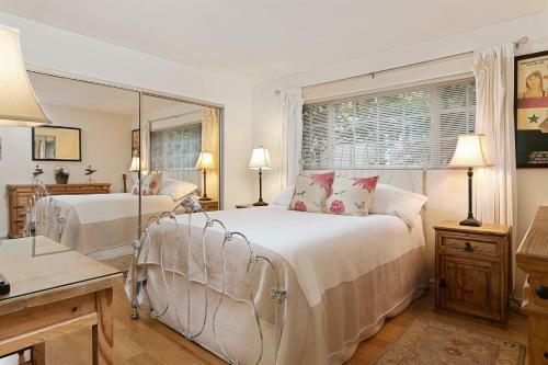 Spanish-style Gem - Office, Lush Patio, City Views Home