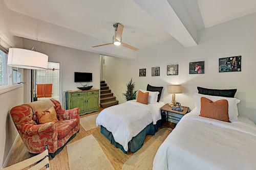 Luxe Compound With Spa & Casita - Walk To Beach! Home