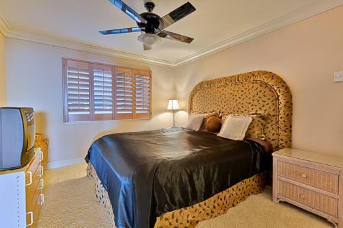 #747 - Del Mar Beach Club Retreat