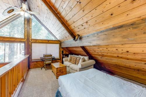 Hillside Creek Cabin