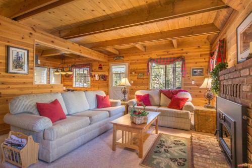 Alpenglow Lake House