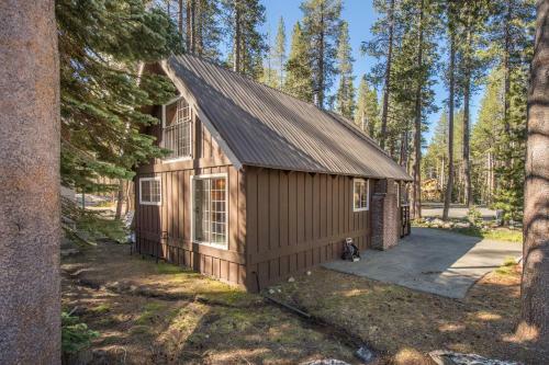Alpenglow Lake House