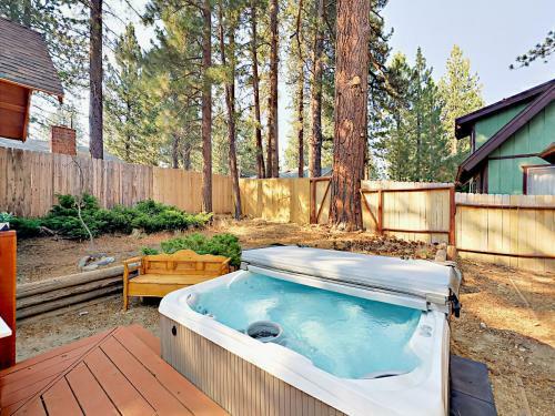 2275 Silver Tip Ave Cabin
