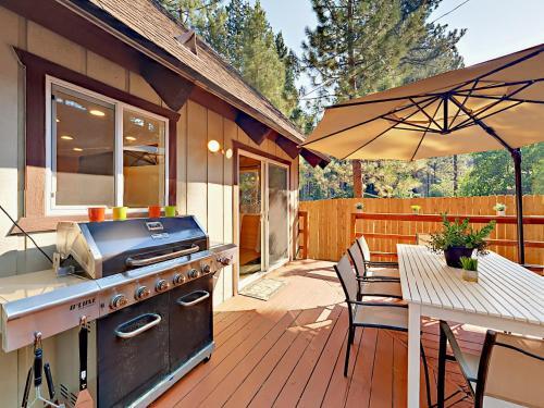 2275 Silver Tip Ave Cabin