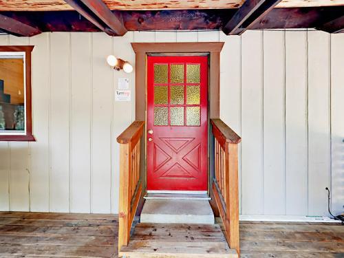 2275 Silver Tip Ave Cabin