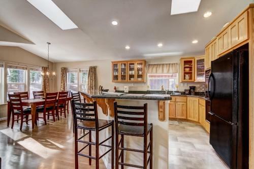 1144gb The Golden Bear Retreat Home
