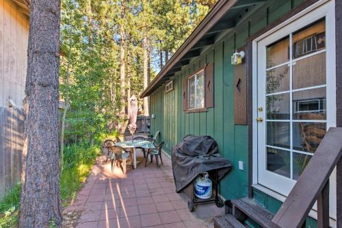 Rustic Cabin With Yard And Patio - Walk To Lake Tahoe!
