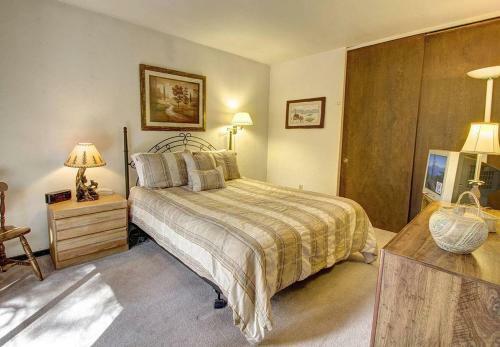 Tahoe Island Hideaway By Lake Tahoe Accommodations