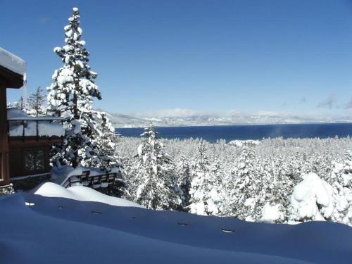 Elegant Getaway With Stunning View, 2 Mi To Heavenly