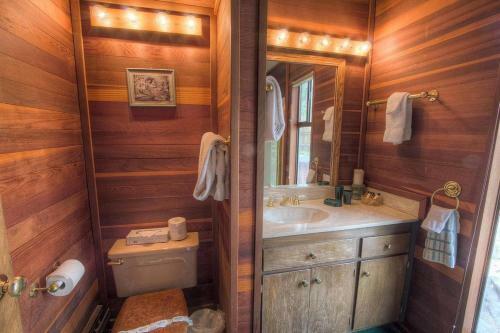 Heavenly Hilltop Hideaway By Lake Tahoe Accommodations