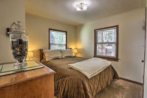 Lakefront Living With On-site Beach 8 Mi To Ski