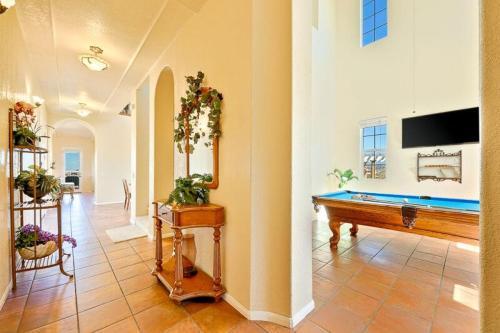 Tv-404 Endless Vineyard Views