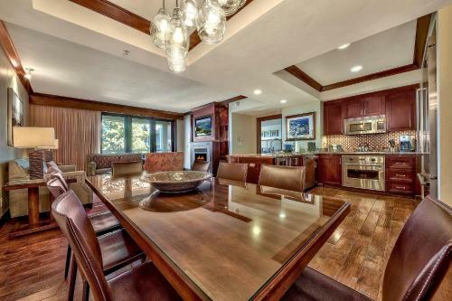 Apartamento Luxury Residence With Ritz Amenities At Constellation Condo