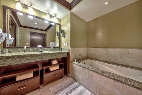 Apartamento Luxury Residence With Ritz Amenities At Constellation Condo