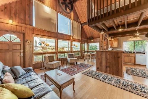 Whalesong House