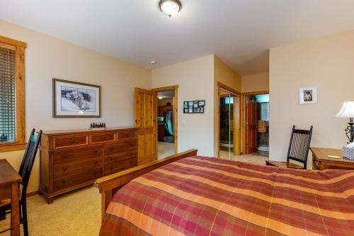 Comfortable And Convenient Truckee Condo