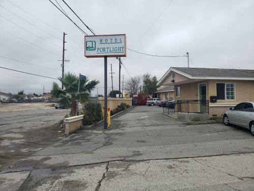Motel Hotel Portlight