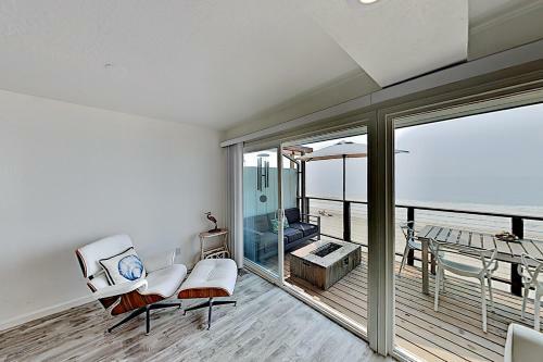 Mer de Calladonn - Ocean-view Oasis With Balcony Townhouse
