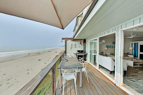 Mer de Calladonn - Ocean-view Oasis With Balcony Townhouse