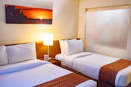 Hotel Crown Regency Beach Resort