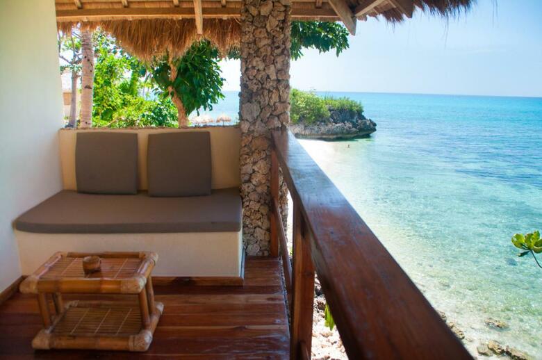 Hotel Tepanee Beach Resort