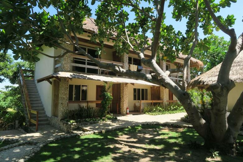 Hotel Tepanee Beach Resort