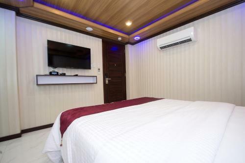 Hotel Diamond Water Edge Resort