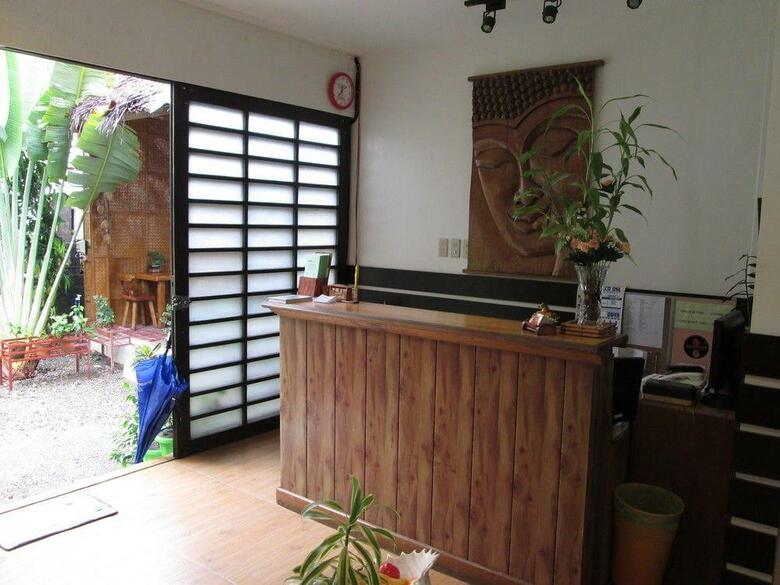 Hotel Reddoorz Plus @ Secret Garden Boracay