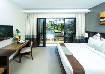 Hotel Fairways And Bluewater Newcoast Boracay