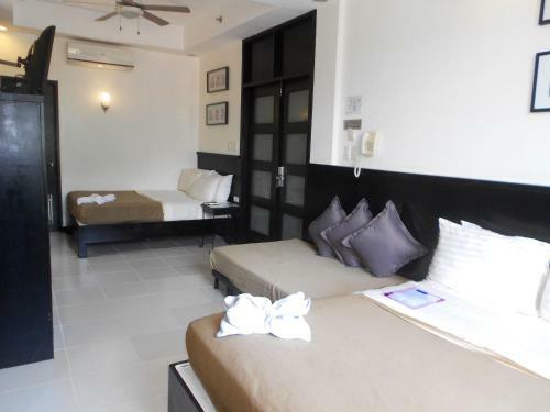 One Crescent Place Hotel