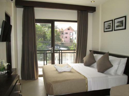 One Crescent Place Hotel