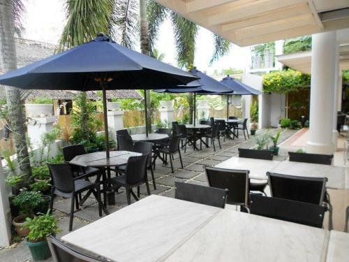 One Crescent Place Hotel