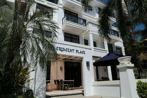 One Crescent Place Hotel