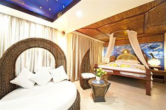 Golden Phoenix Hotel