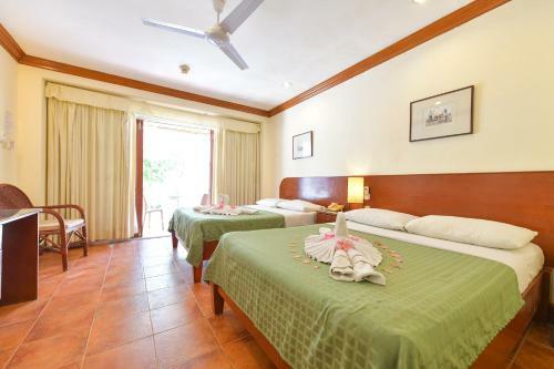 Hostal Hey Jude Resort Hotel