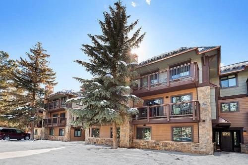 650 Monarch St S #6