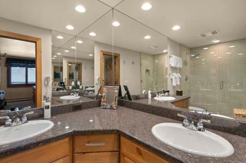 Shadowbrook 405