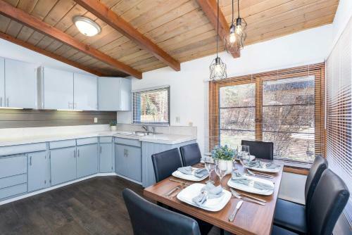 Updated, Spacious & Customizable 2 Br - Bbq, Backyard, Walk To Everything!