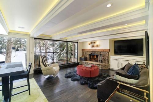 Chateau Eau Claire #9