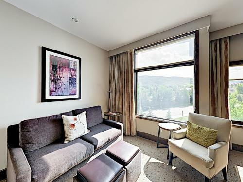 Hotel New Listing! Riverfront Resort Studio With Heated Pool - Gondola To Slopes!