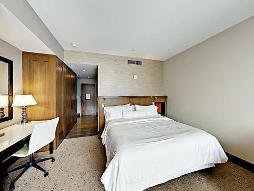 Hotel New Listing! Riverfront Resort Studio With Heated Pool - Gondola To Slopes!