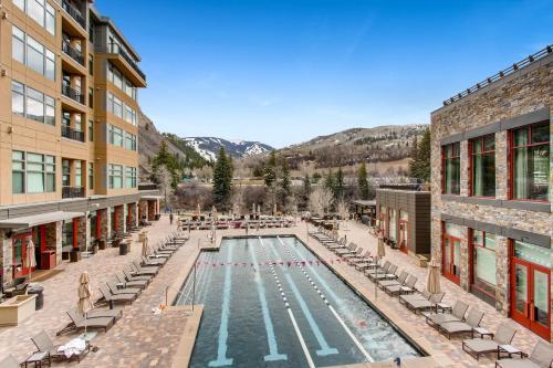 Hotel New Listing! Riverfront Resort Studio With Heated Pool - Gondola To Slopes!