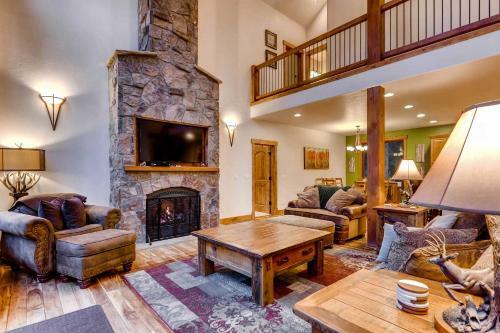 Breckenridge House With Deck And Hot Tub On 1 Acre!
