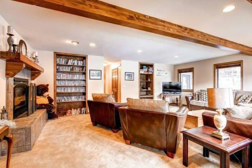 Bear Mountain Chalet
