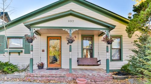 Urban Farmhouse On French