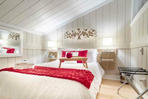 Eat, Sleep. Ski. Repeat!
