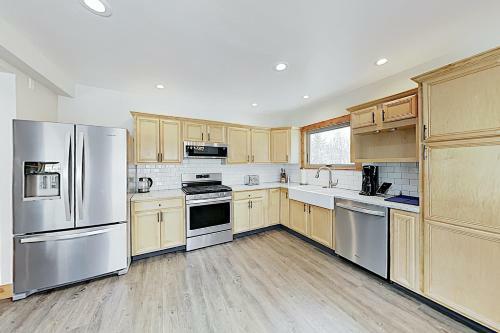 New Listing! Blue River Gem With Mountain-view Deck Home