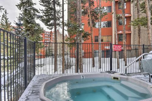 Apartamento Breck Condo With Shared Hot Tub Walk To Slopes!